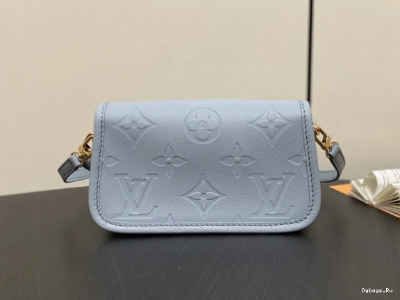 VUITTON LOUIS Diane-19*10.5*6 CM Nano 0302